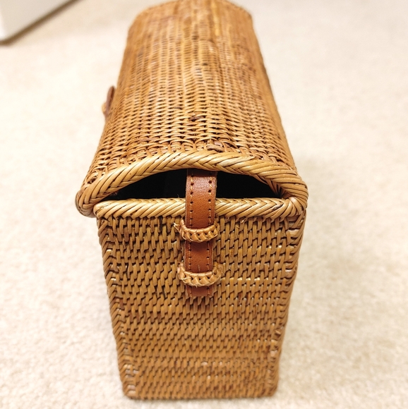 Handmade Straw Rattan Bag with Strap - OS - Picture 6 of 11